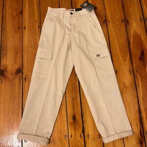 NWOT Dickies Relaxed Fit Cropped Cargo Pants